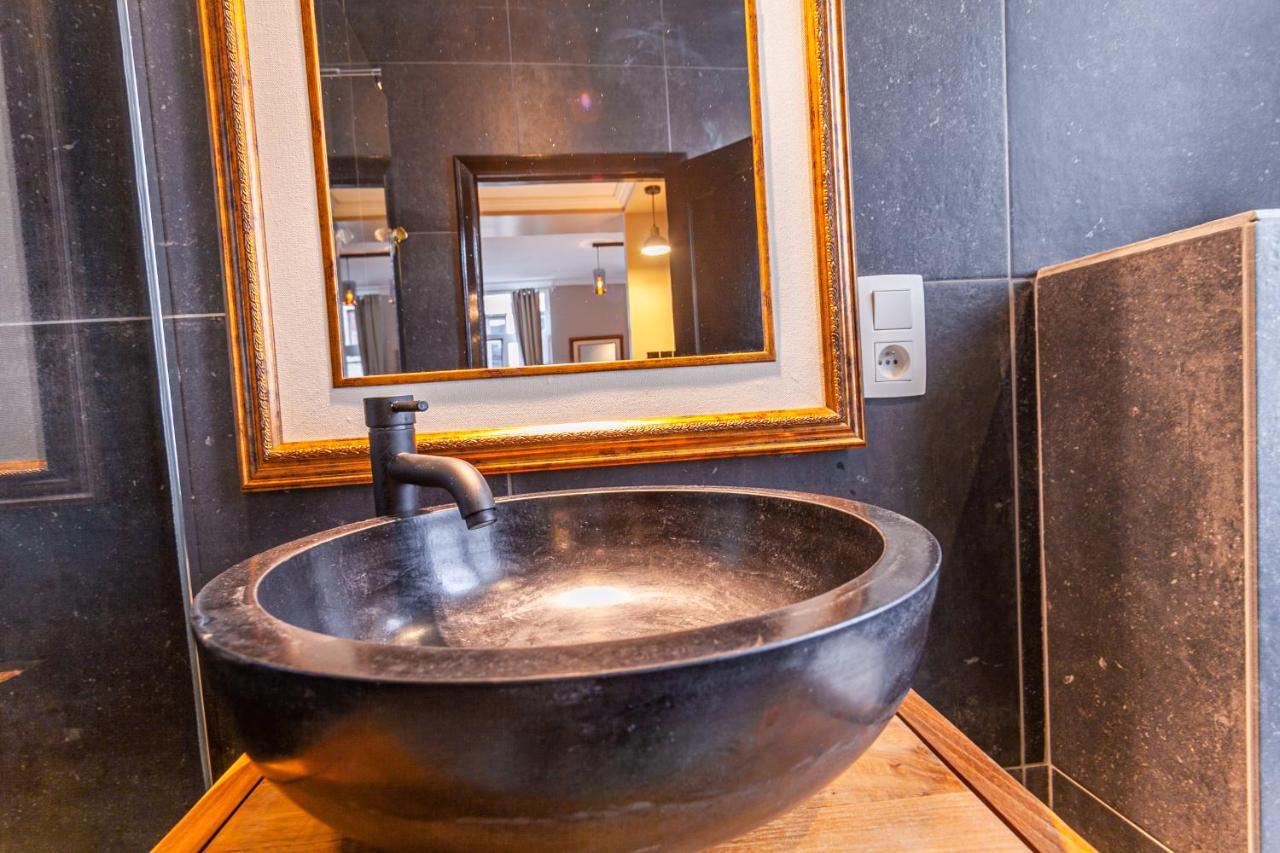 Luxury Suites Boutique By Rikas Hotels Antwerpen Exteriör bild